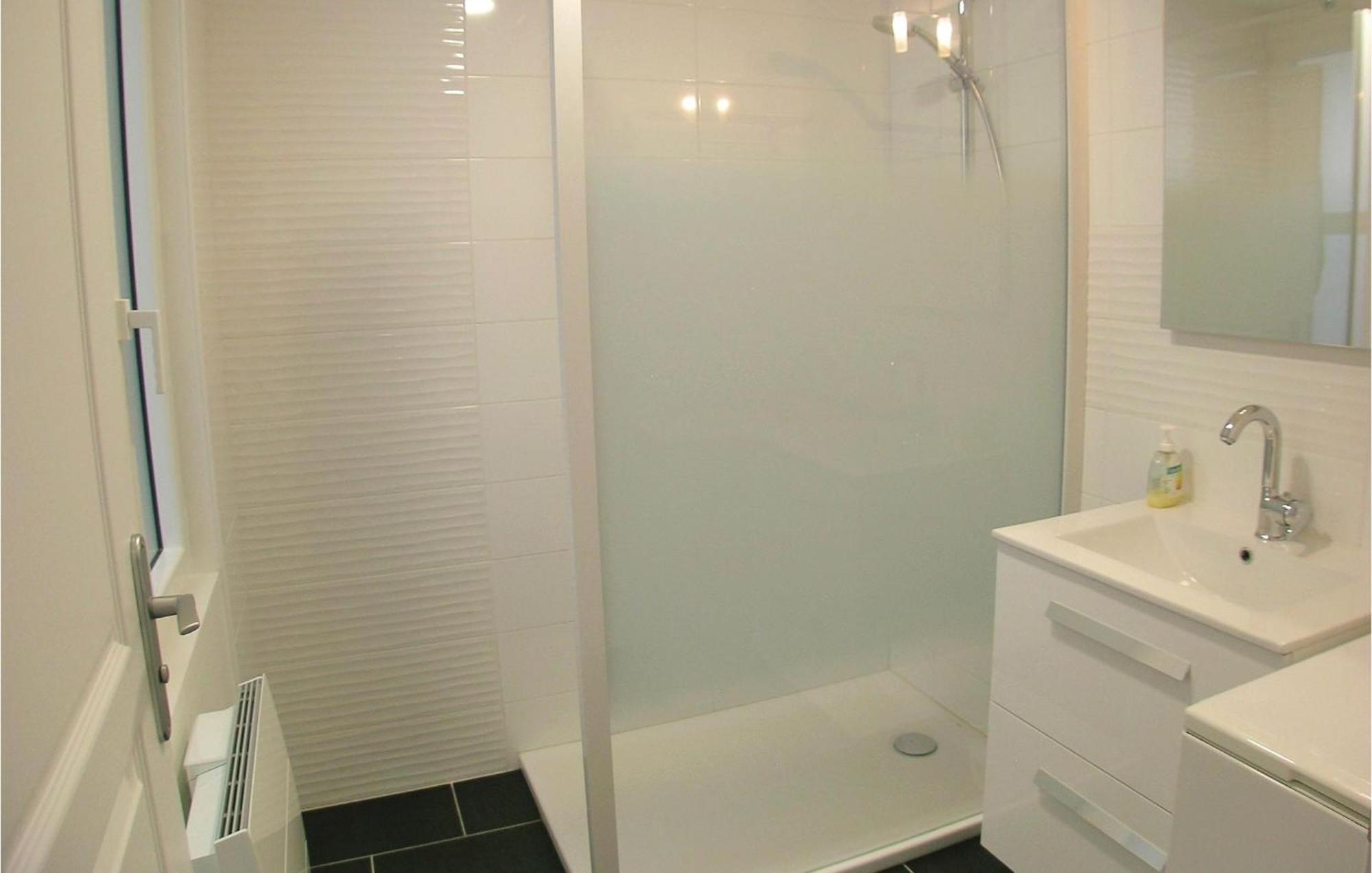 2 Bedroom Awesome Apartment In Mers-Les-Bains Kültér fotó