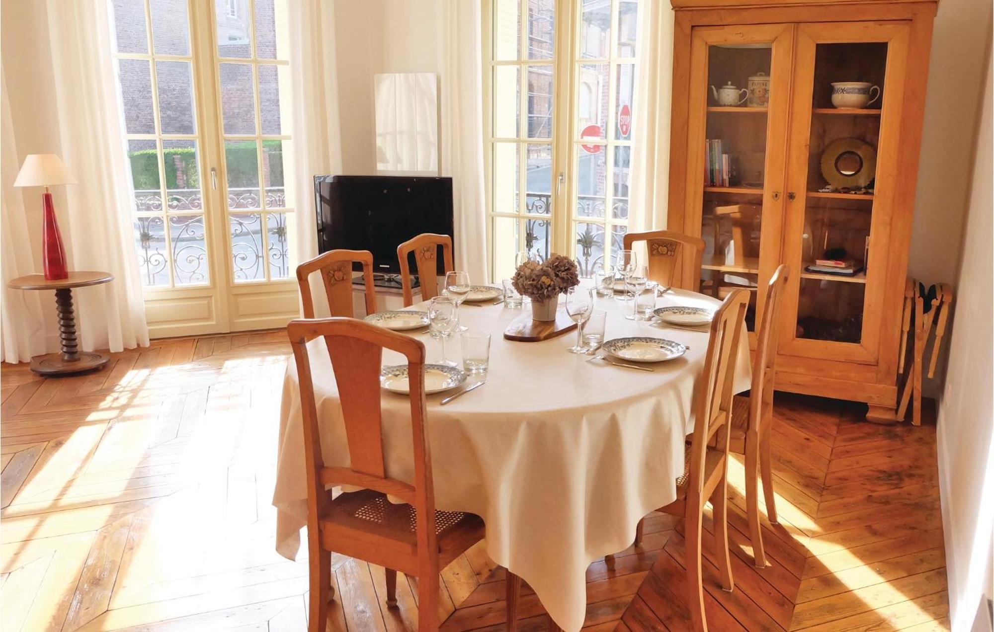 2 Bedroom Awesome Apartment In Mers-Les-Bains Kültér fotó
